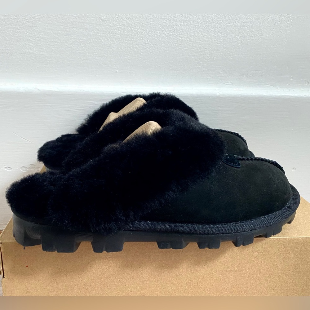 New $120 Ugg Coquette Black Sheepskin Slippers Shoes Women’s Size 7 New in Box